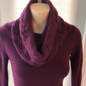 100% Cashmere sweater from Banana Republic (XS)